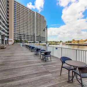Laketown Wharf Holiday home